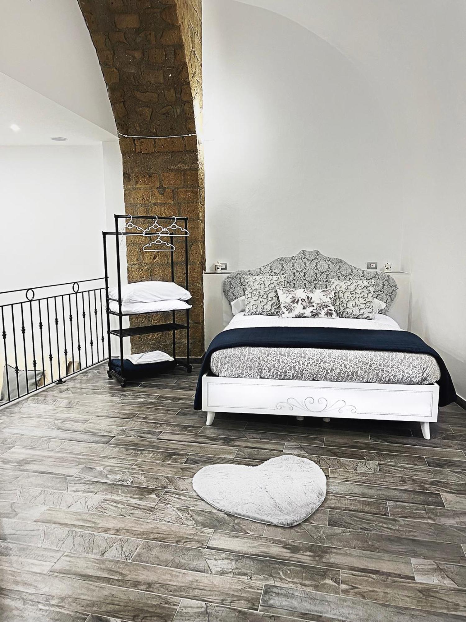 Arco Dei Borboni Bed & Breakfast Napoli Bagian luar foto